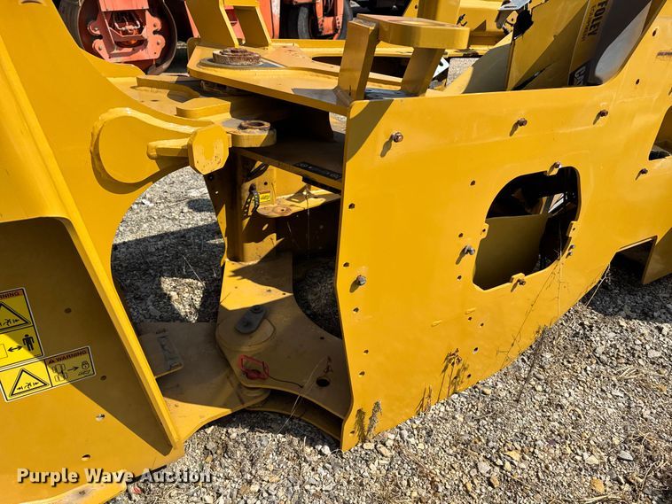 image for item DE2238 Caterpillar 918M wheel loader frame
