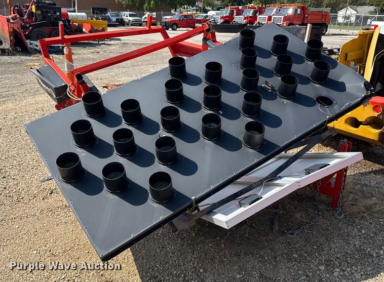 image for item DE2239 National Signal arrow board trailer