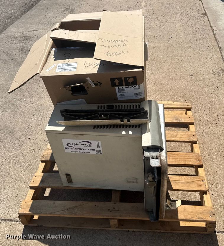 image for item DE2243 (2) drinking fountains