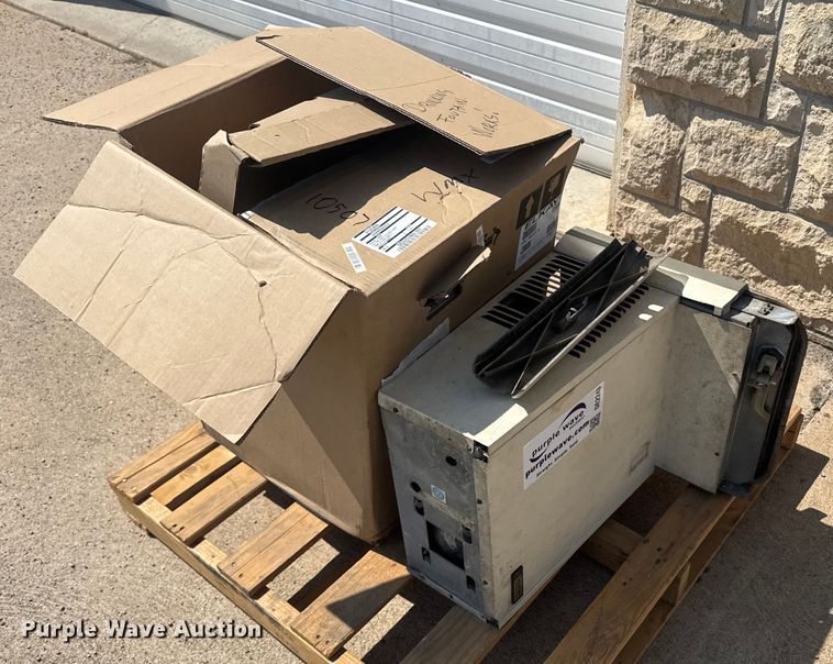 image for item DE2243 (2) drinking fountains