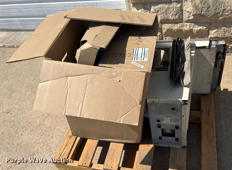 image for item DE2243 (2) drinking fountains