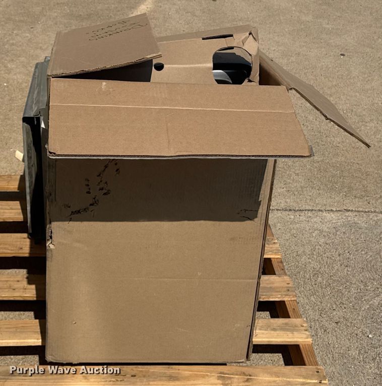 image for item DE2243 (2) drinking fountains