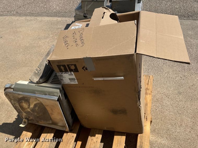 image for item DE2243 (2) drinking fountains