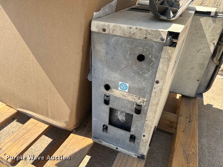 image for item DE2243 (2) drinking fountains