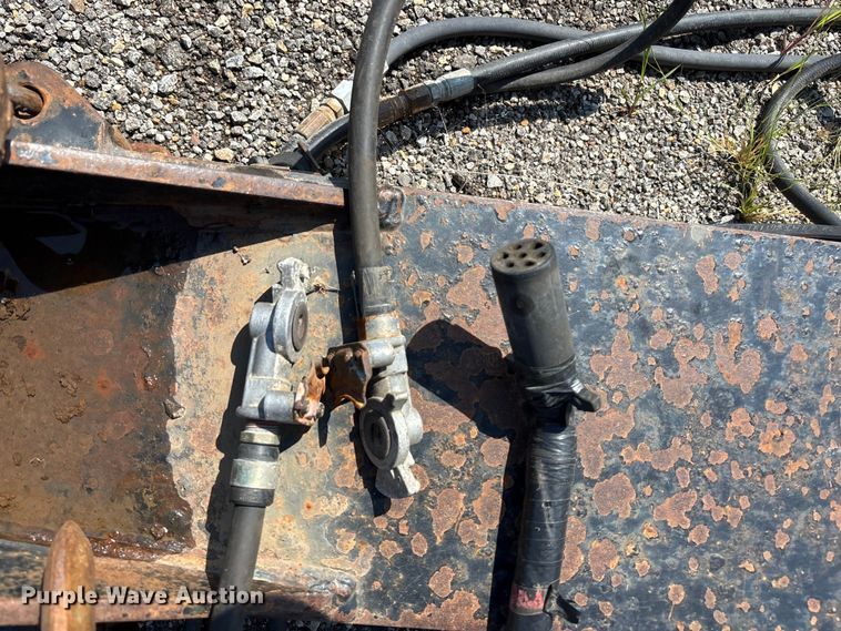 image for item DE2253 2009 Landoll tilt deck equipment trailer