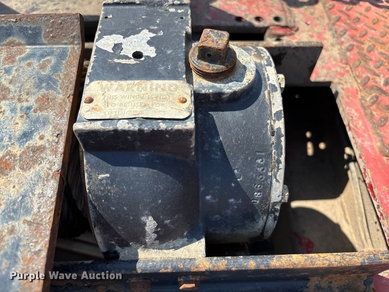 image for item DE2253 2009 Landoll tilt deck equipment trailer