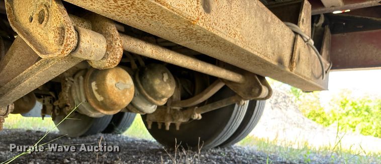 image for item DE2253 2009 Landoll tilt deck equipment trailer