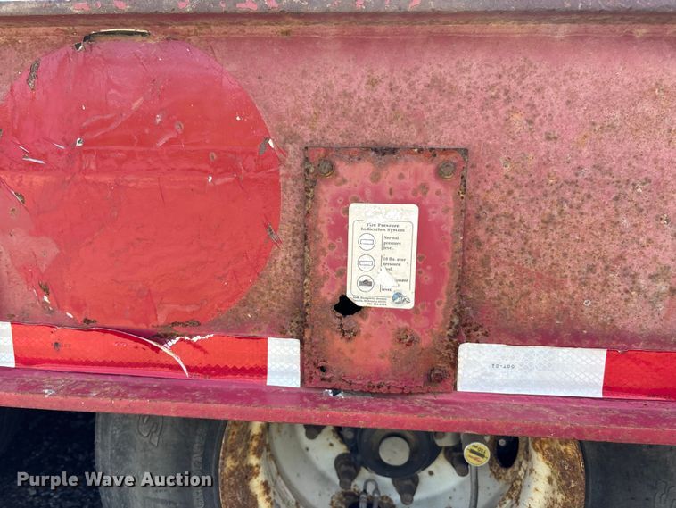 image for item DE2253 2009 Landoll tilt deck equipment trailer