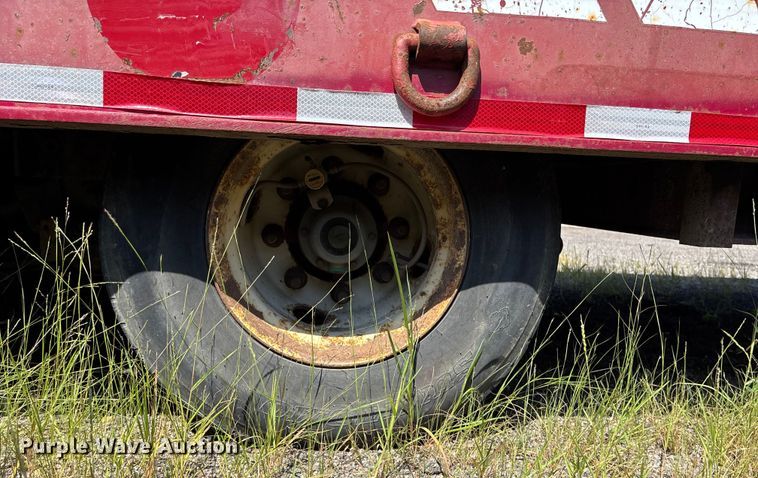 image for item DE2253 2009 Landoll tilt deck equipment trailer