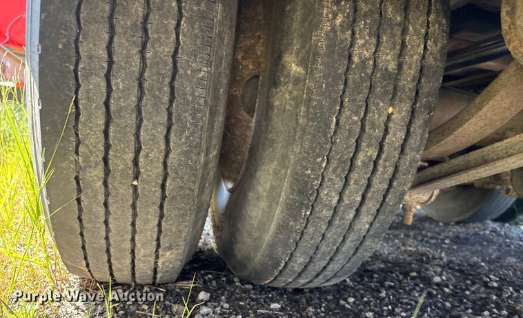 image for item DE2253 2009 Landoll tilt deck equipment trailer