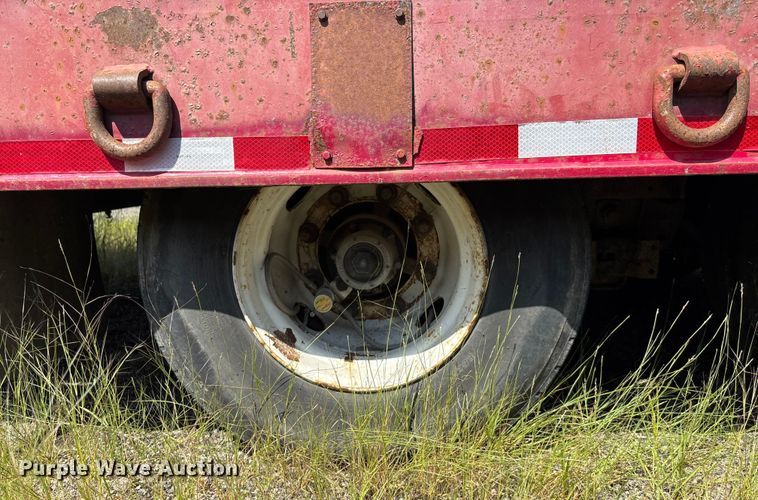 image for item DE2253 2009 Landoll tilt deck equipment trailer