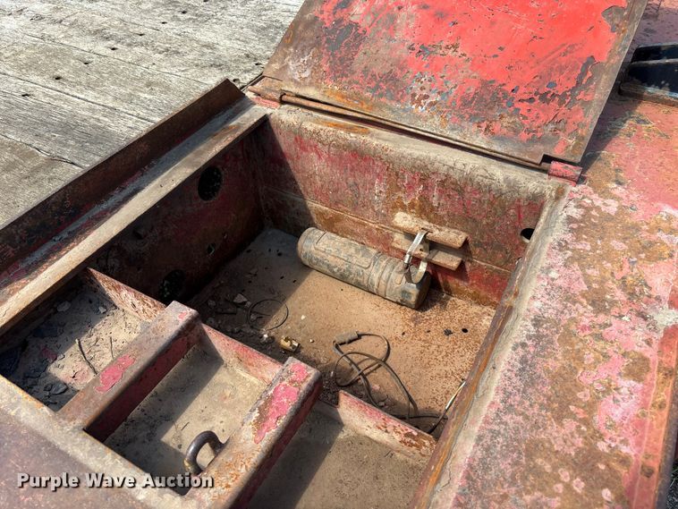 image for item DE2254 2009 Landoll tilt deck equipment trailer