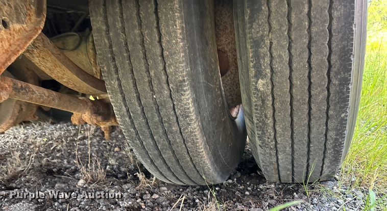 image for item DE2254 2009 Landoll tilt deck equipment trailer