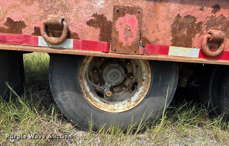 image for item DE2254 2009 Landoll tilt deck equipment trailer