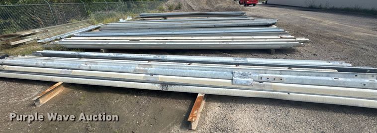 image for item DE2255 Approximately 129 pieces of guard rail