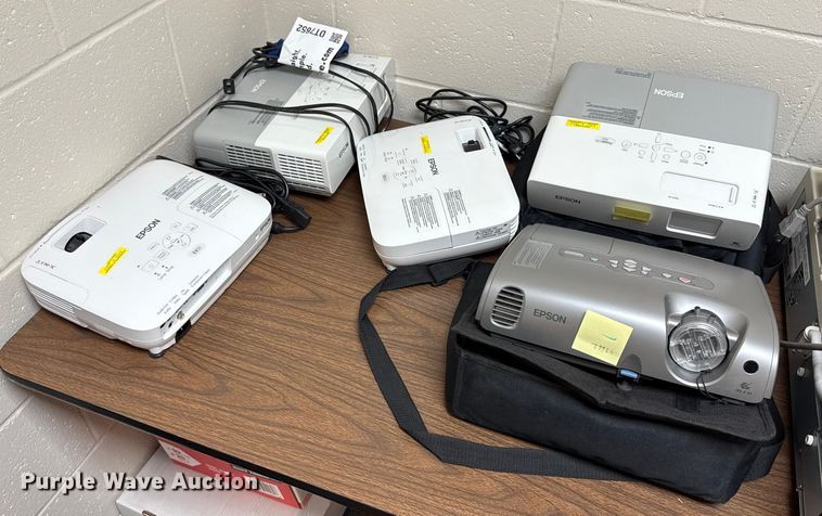 image for item DT7652 (5) Epson projectors 
