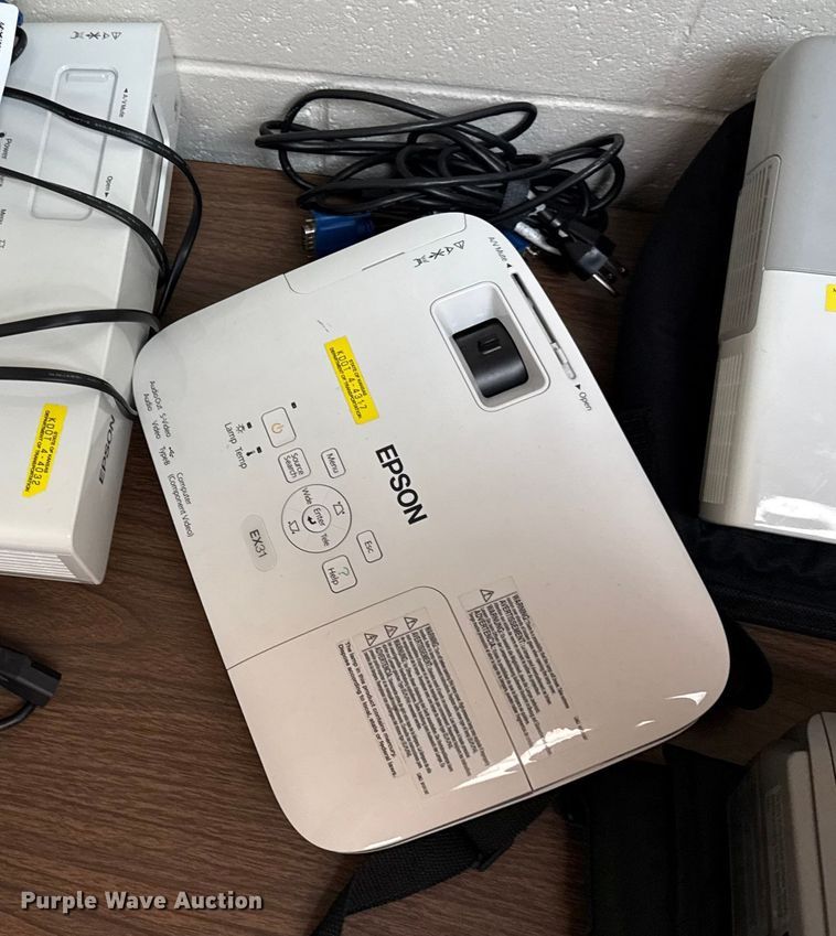 image for item DT7652 (5) Epson projectors 