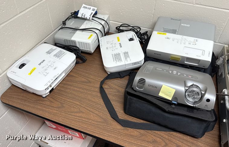 image for item DT7652 (5) Epson projectors 
