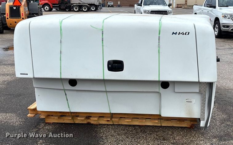 image for item DY6472 Maranda M-140 pickup truck topper