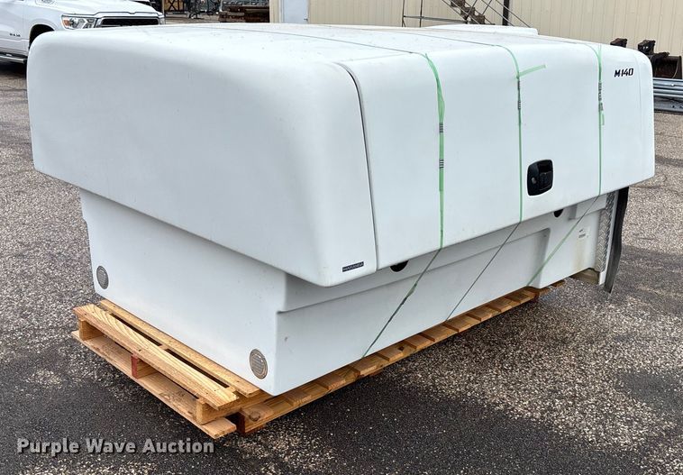 image for item DY6472 Maranda M-140 pickup truck topper