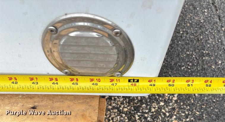 image for item DY6472 Maranda M-140 pickup truck topper