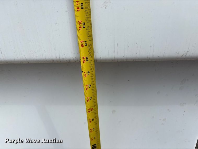 image for item DY6472 Maranda M-140 pickup truck topper