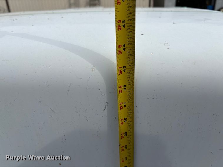 image for item DY6472 Maranda M-140 pickup truck topper