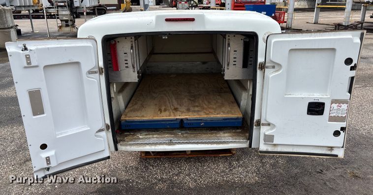 image for item DY6472 Maranda M-140 pickup truck topper