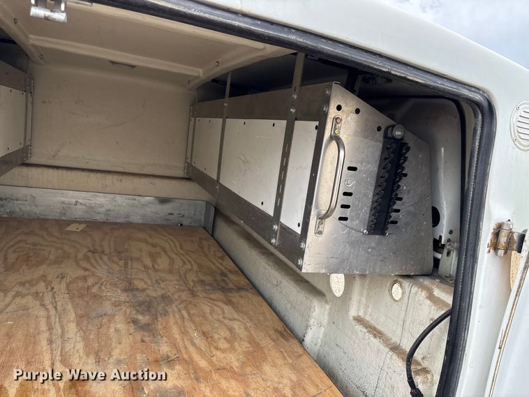 image for item DY6472 Maranda M-140 pickup truck topper