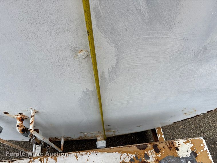 image for item DY6493 Fuel tank