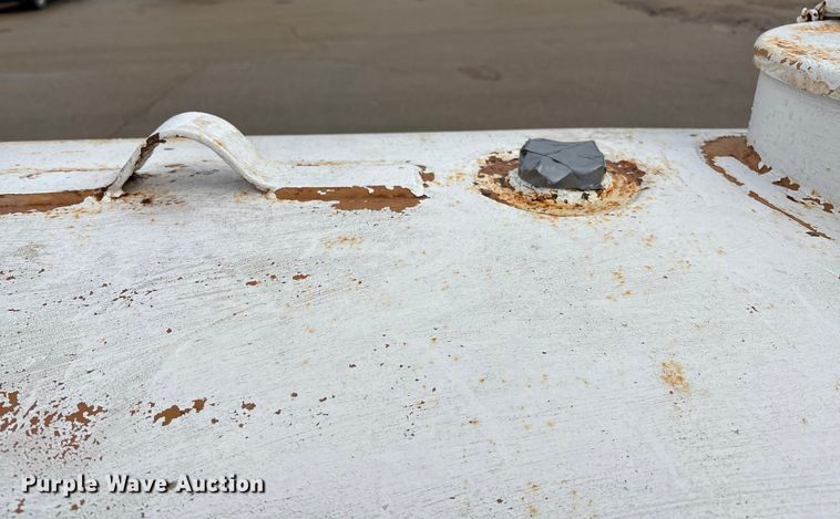 image for item DY6493 Fuel tank