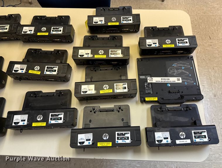 image for item DY8130 (17) docking stations