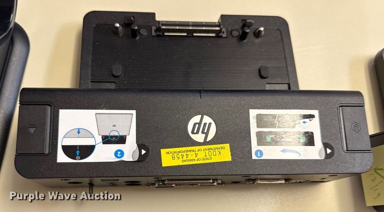 image for item DY8130 (17) docking stations