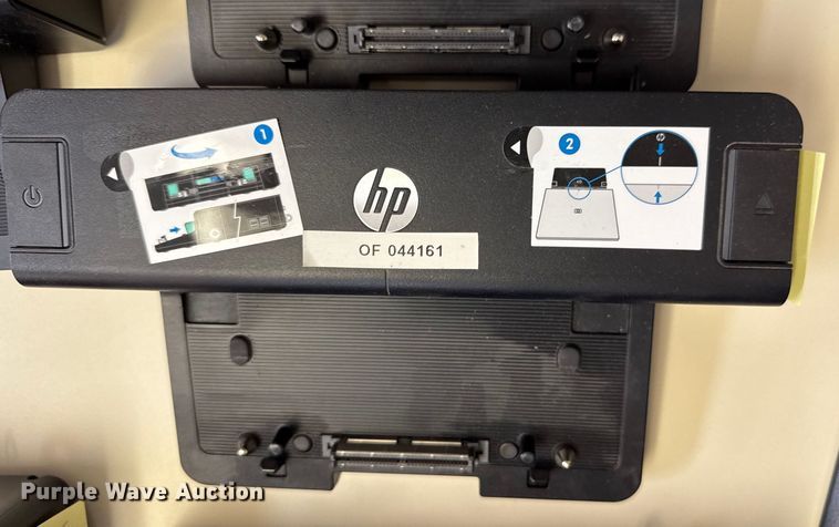 image for item DY8130 (17) docking stations