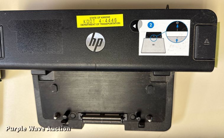 image for item DY8130 (17) docking stations