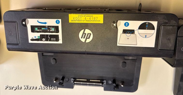 image for item DY8130 (17) docking stations