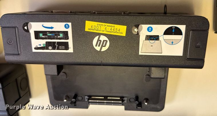 image for item DY8130 (17) docking stations