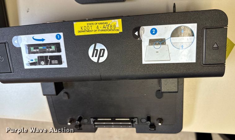 image for item DY8130 (17) docking stations