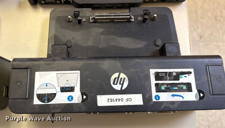 image for item DY8130 (17) docking stations