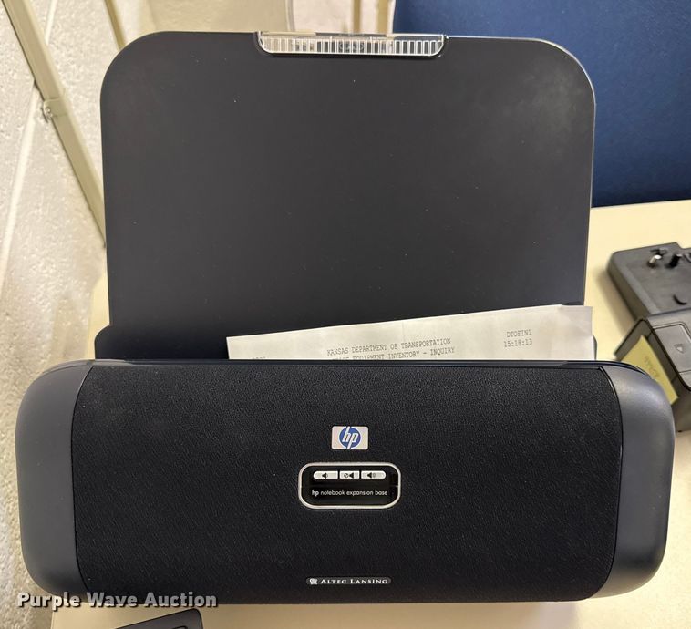 image for item DY8130 (17) docking stations