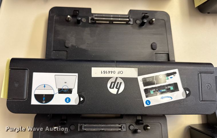 image for item DY8130 (17) docking stations