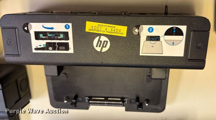 image for item DY8130 (17) docking stations