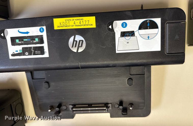 image for item DY8130 (17) docking stations