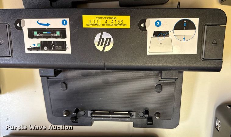 image for item DY8130 (17) docking stations