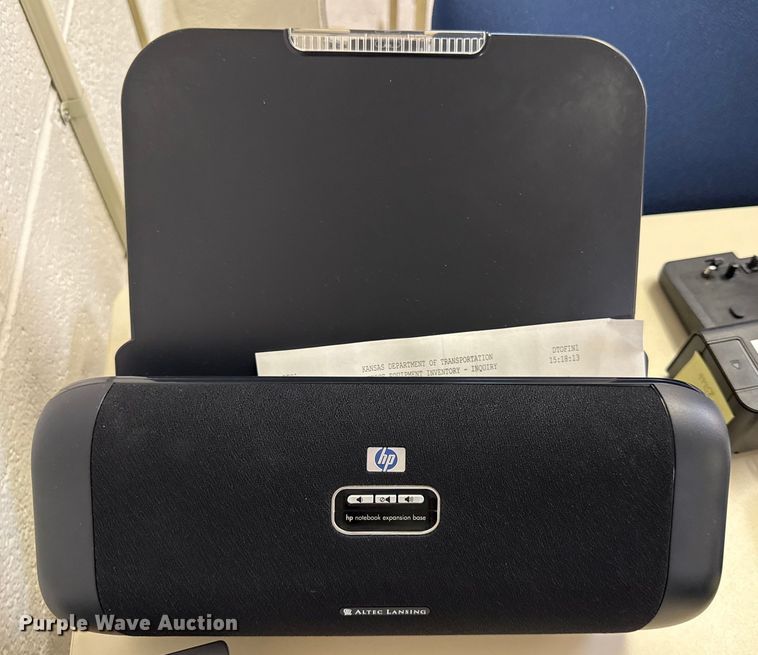 image for item DY8130 (17) docking stations