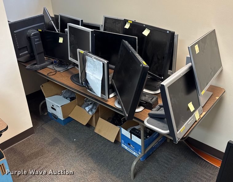 image for item DY8134 (23) monitors