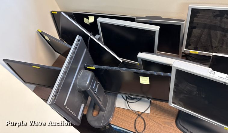 image for item DY8134 (23) monitors