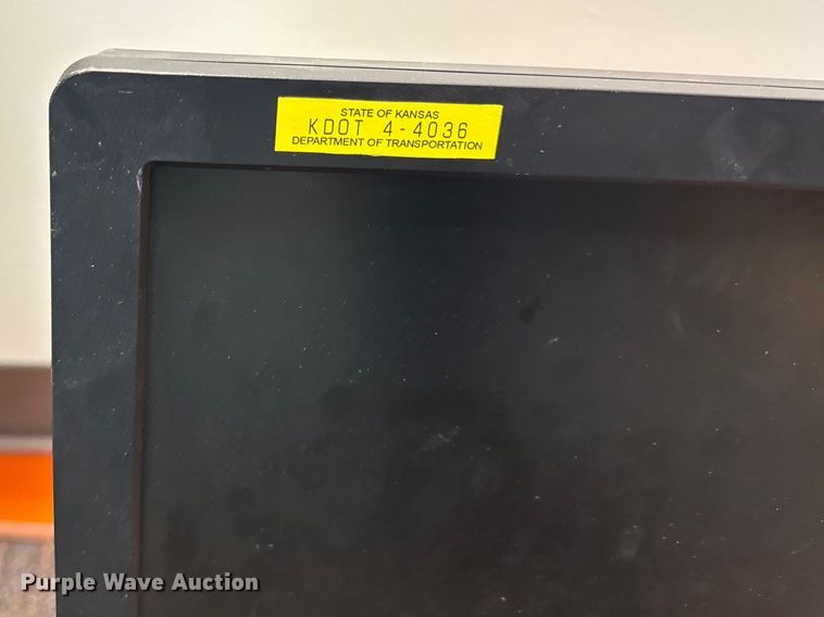 image for item DY8134 (23) monitors