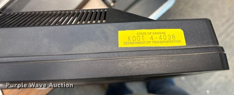 image for item DY8134 (23) monitors