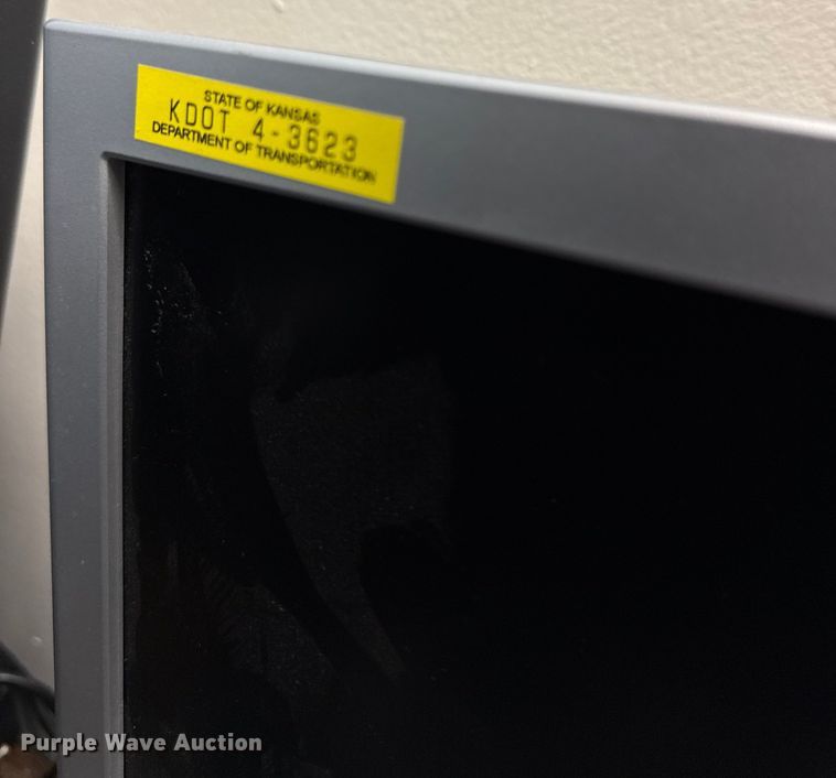 image for item DY8134 (23) monitors